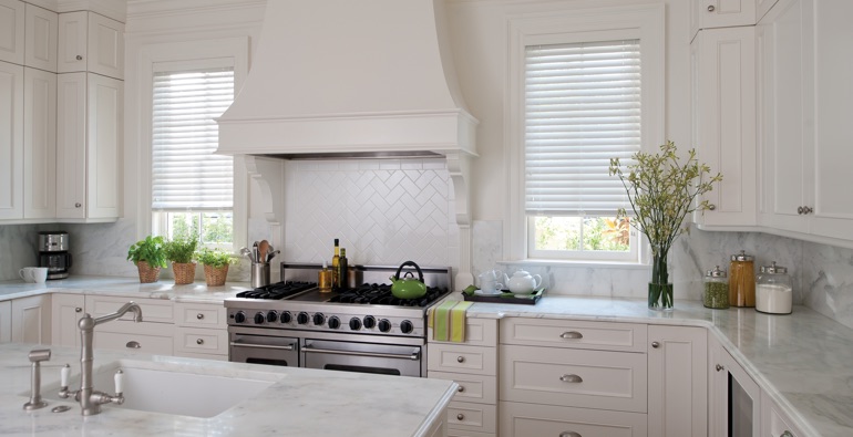 Indianapolis kitchen white blinds